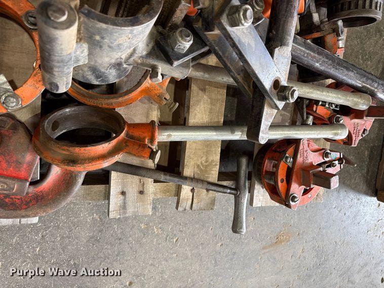 image for item FB6581 Ridgid pipe threading equipment