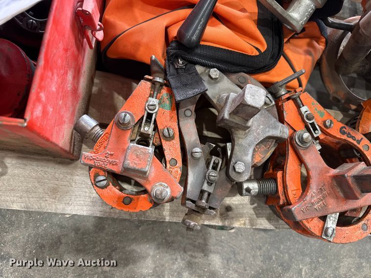 image for item FB6581 Ridgid pipe threading equipment