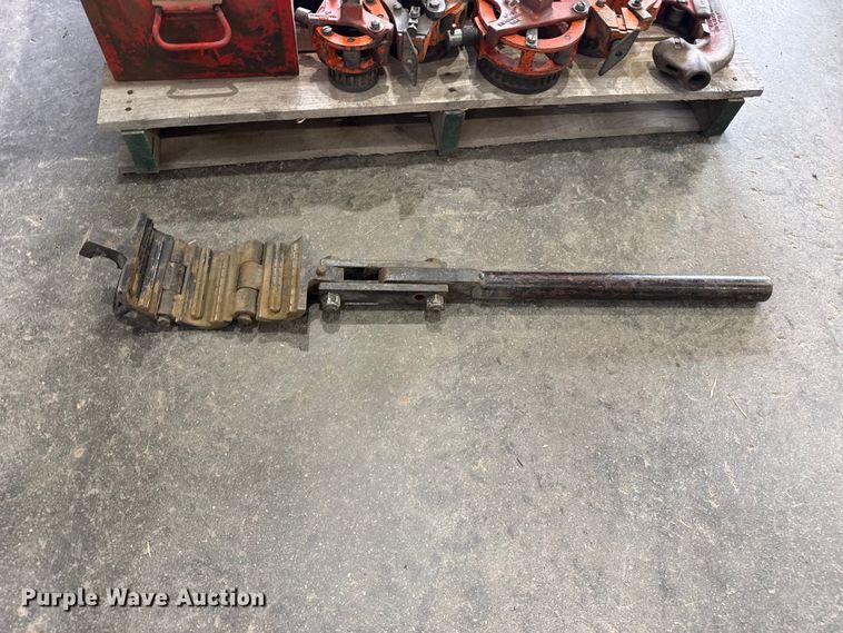 image for item FB6581 Ridgid pipe threading equipment