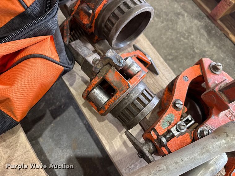 image for item FB6581 Ridgid pipe threading equipment