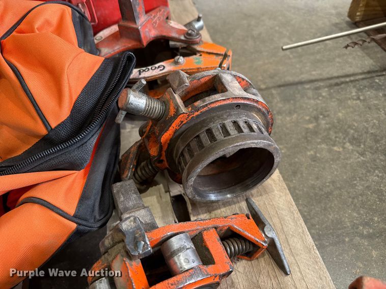 image for item FB6581 Ridgid pipe threading equipment