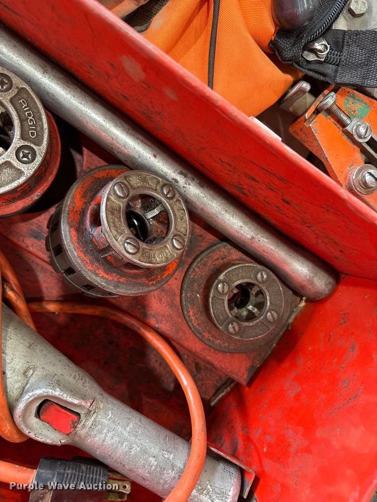 image for item FB6581 Ridgid pipe threading equipment