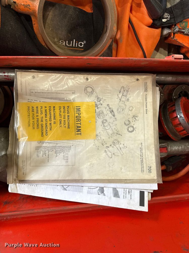 image for item FB6581 Ridgid pipe threading equipment
