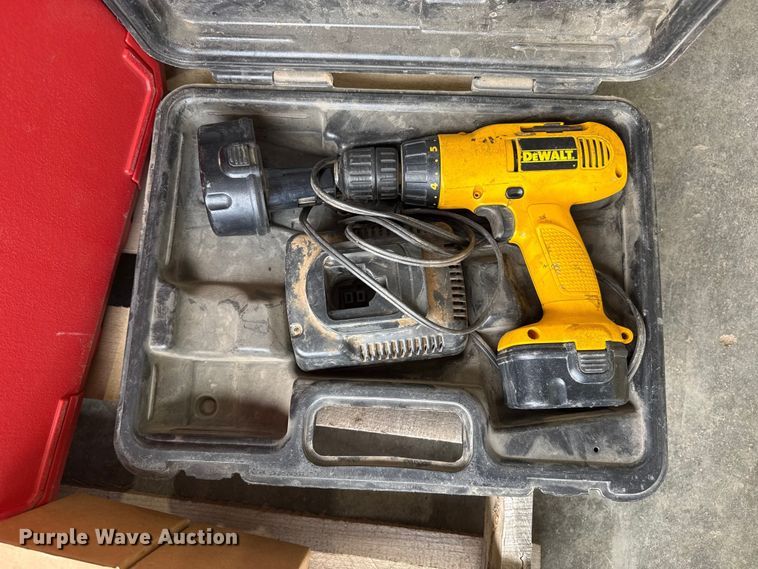 image for item FB6582 Tools