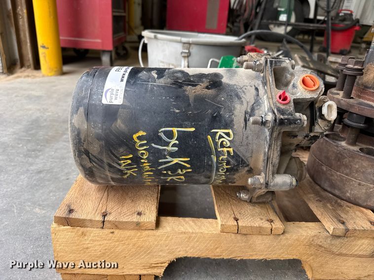 image for item FB6587 Truck parts