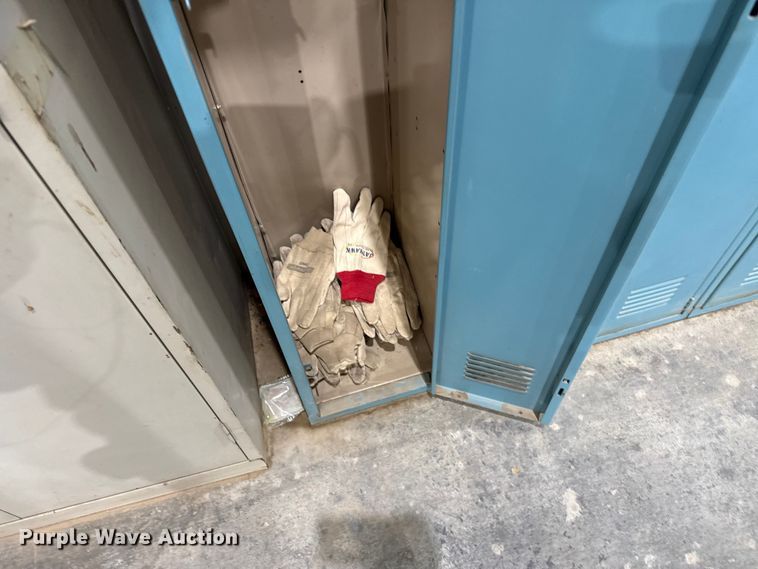 image for item FB6607 Lockers