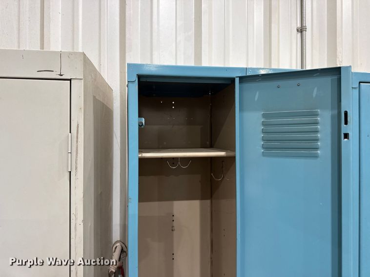 image for item FB6607 Lockers