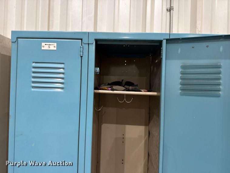 image for item FB6607 Lockers