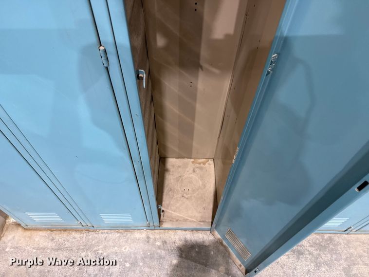image for item FB6607 Lockers