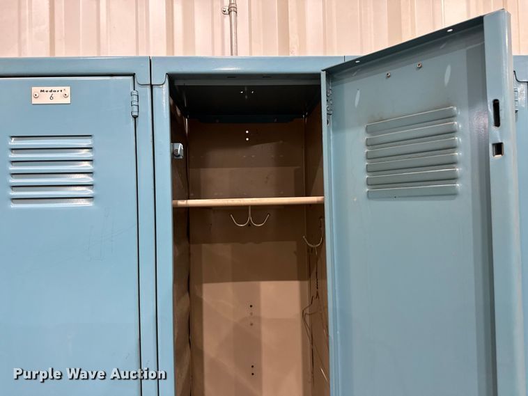image for item FB6607 Lockers