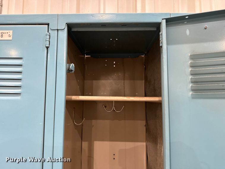 image for item FB6607 Lockers