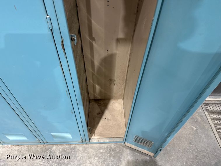 image for item FB6607 Lockers