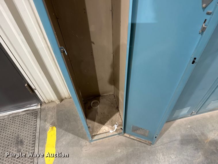 image for item FB6607 Lockers
