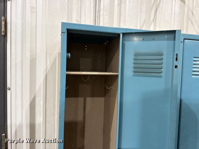 image for item FB6607 Lockers