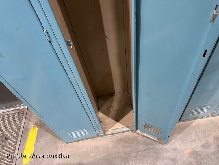 image for item FB6607 Lockers