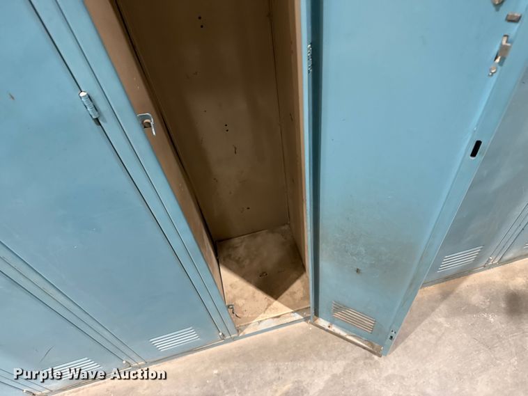 image for item FB6607 Lockers