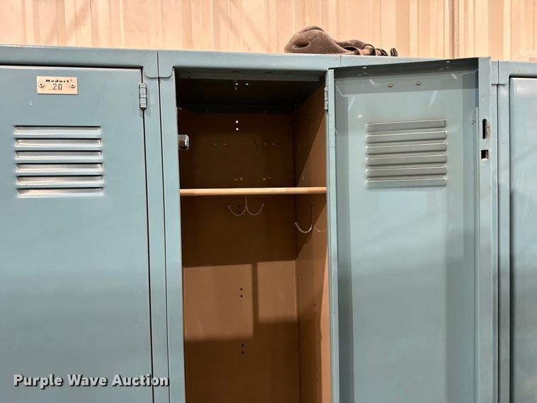 image for item FB6607 Lockers