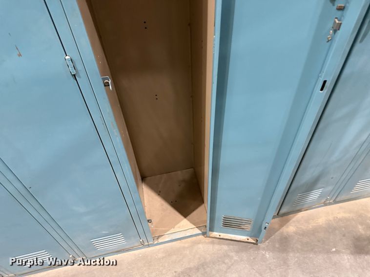 image for item FB6607 Lockers