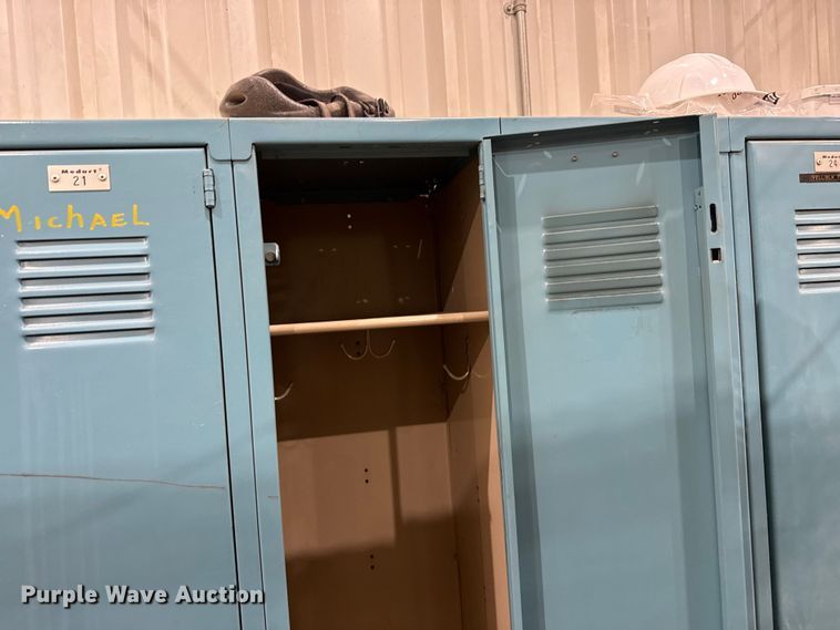 image for item FB6607 Lockers