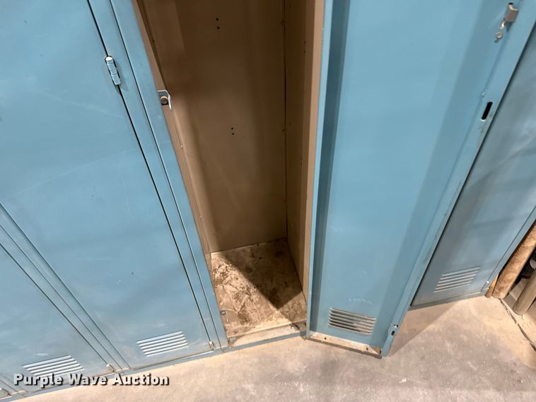 image for item FB6607 Lockers