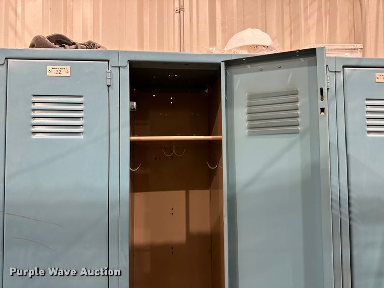 image for item FB6607 Lockers