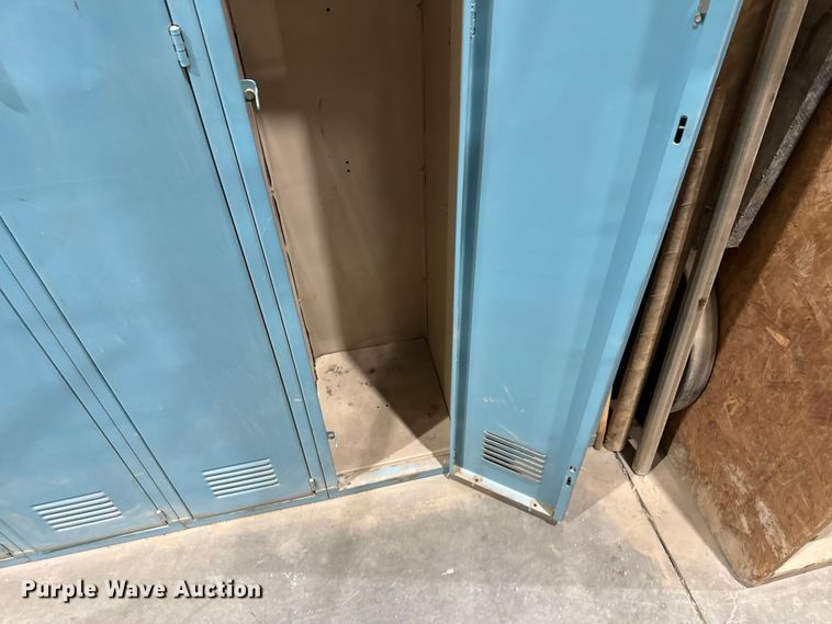 image for item FB6607 Lockers