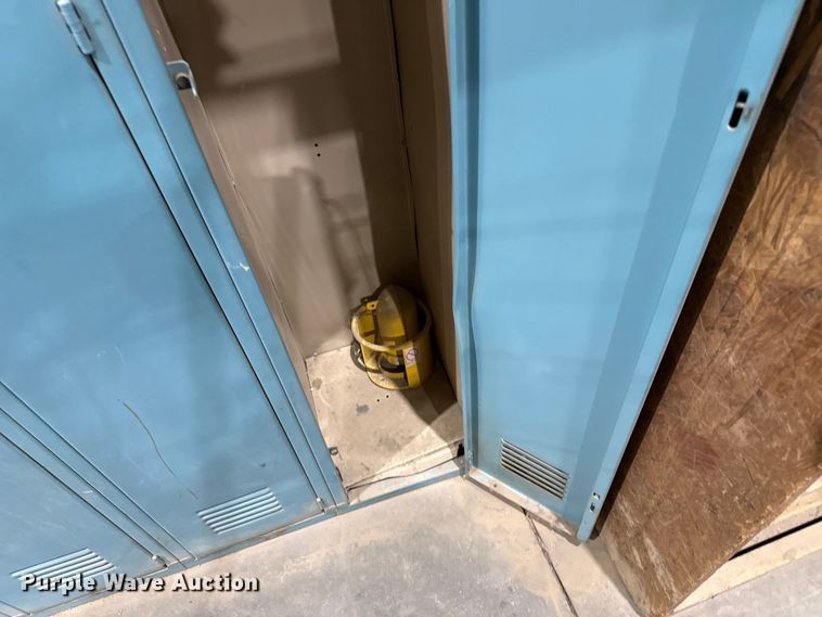image for item FB6607 Lockers