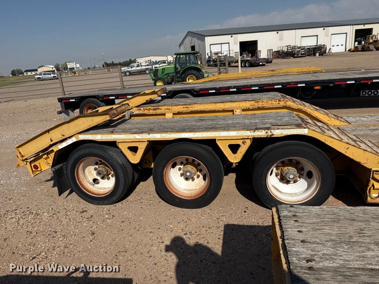 image for item GP9659 2002 Trail King TK110HDG-513 lowboy equipment trailer