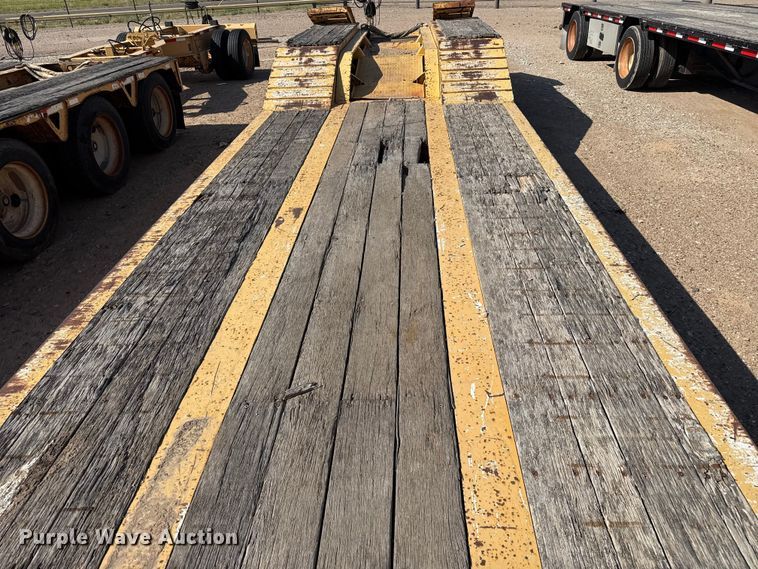 image for item GP9659 2002 Trail King TK110HDG-513 lowboy equipment trailer