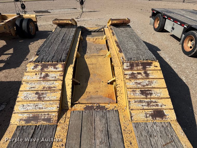 image for item GP9659 2002 Trail King TK110HDG-513 lowboy equipment trailer