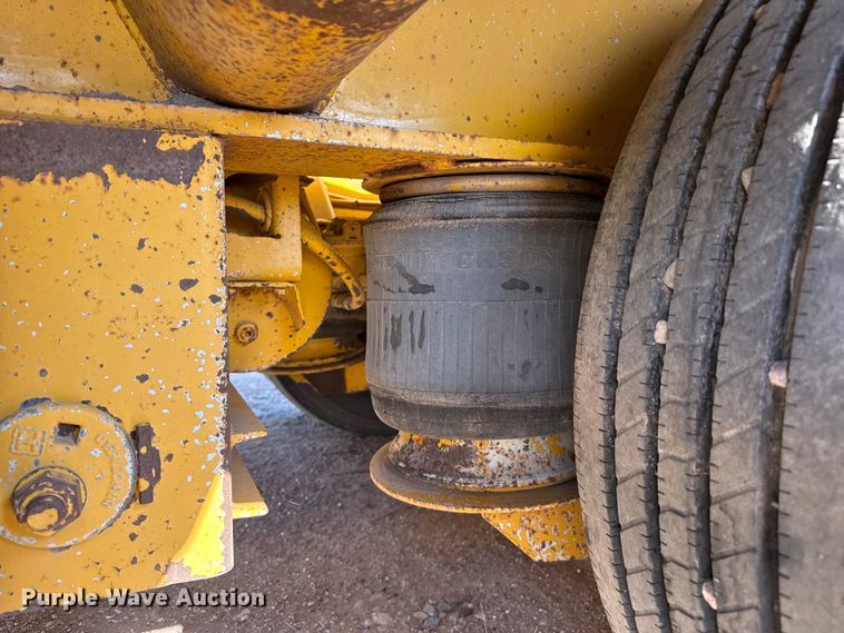 image for item GP9659 2002 Trail King TK110HDG-513 lowboy equipment trailer