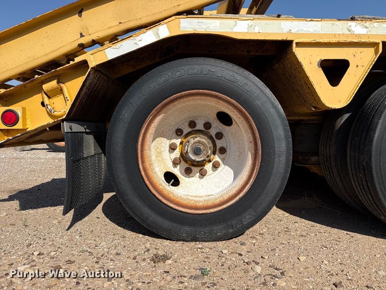 image for item GP9659 2002 Trail King TK110HDG-513 lowboy equipment trailer