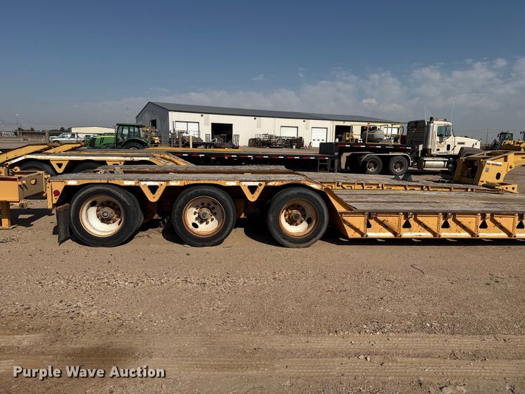 image for item GP9660 1999 Trail King TK110HDG-533 lowboy equipment trailer