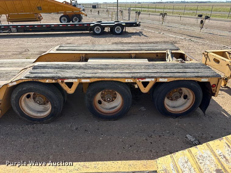 image for item GP9660 1999 Trail King TK110HDG-533 lowboy equipment trailer