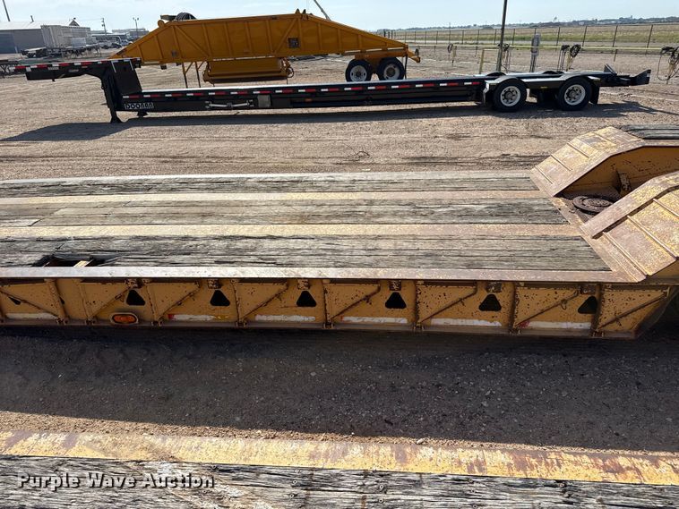image for item GP9660 1999 Trail King TK110HDG-533 lowboy equipment trailer