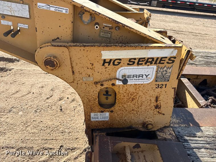 image for item GP9660 1999 Trail King TK110HDG-533 lowboy equipment trailer