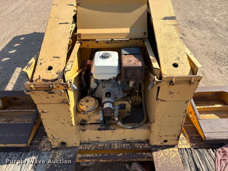 image for item GP9660 1999 Trail King TK110HDG-533 lowboy equipment trailer