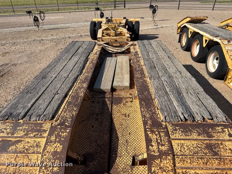 image for item GP9660 1999 Trail King TK110HDG-533 lowboy equipment trailer