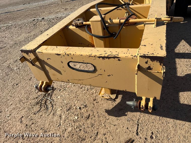 image for item GP9660 1999 Trail King TK110HDG-533 lowboy equipment trailer