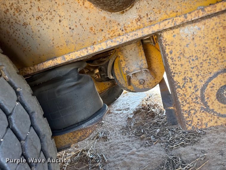image for item GP9660 1999 Trail King TK110HDG-533 lowboy equipment trailer