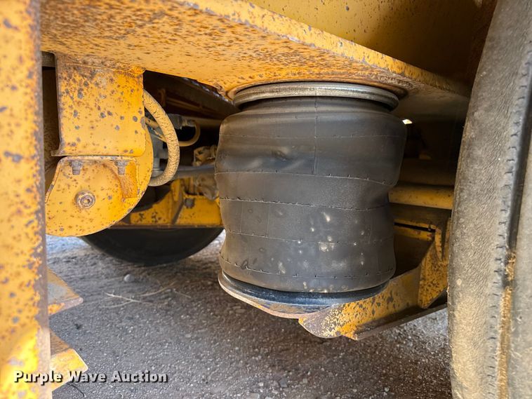 image for item GP9660 1999 Trail King TK110HDG-533 lowboy equipment trailer