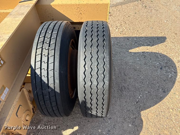 image for item GP9660 1999 Trail King TK110HDG-533 lowboy equipment trailer