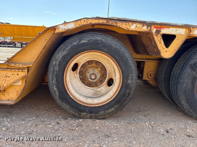 image for item GP9660 1999 Trail King TK110HDG-533 lowboy equipment trailer