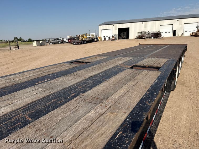 image for item GP9661 2013 Load King 604/6-LR-OF-SFF flatbed trailer
