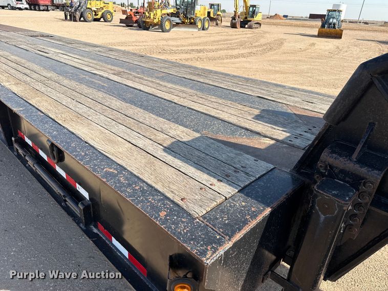 image for item GP9661 2013 Load King 604/6-LR-OF-SFF flatbed trailer