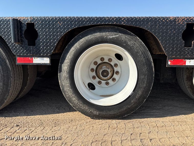 image for item GP9661 2013 Load King 604/6-LR-OF-SFF flatbed trailer