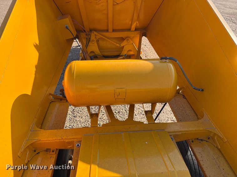 image for item GP9662 1991 Ranch Mfg bottom dump trailer