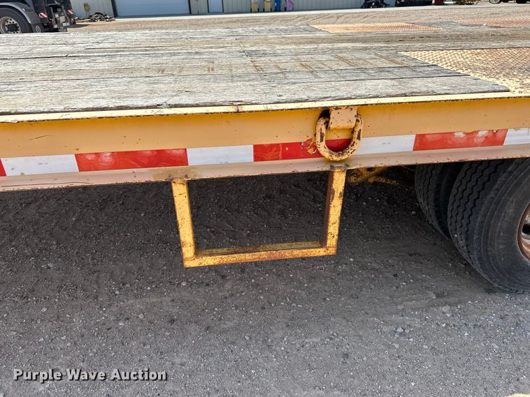 image for item GP9663 2007 Trail King Industries TK 40LP equipment trailer