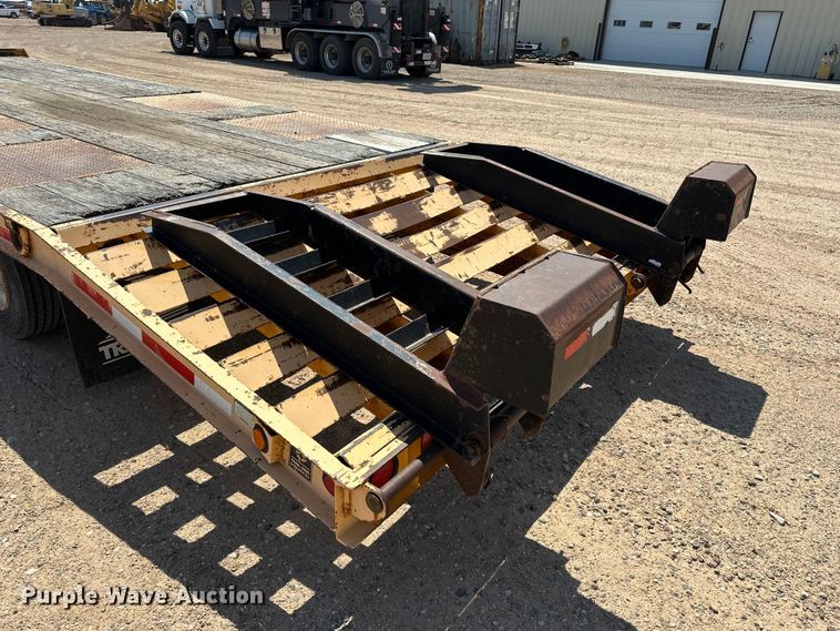 image for item GP9663 2007 Trail King Industries TK 40LP equipment trailer
