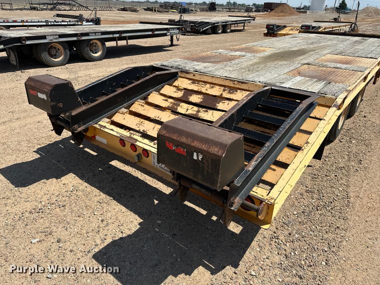 image for item GP9663 2007 Trail King Industries TK 40LP equipment trailer